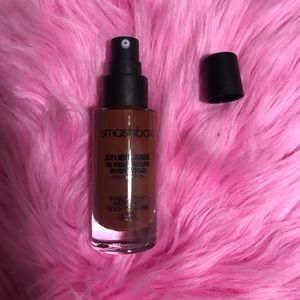 BRAND NEW SMASHBOX FOUNDATION